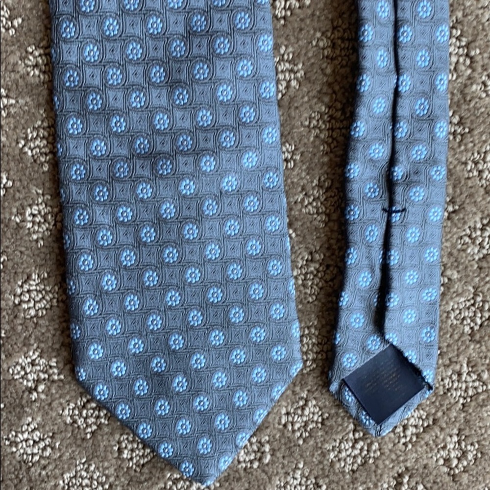 Brooks Brothers slate blue daisy tie